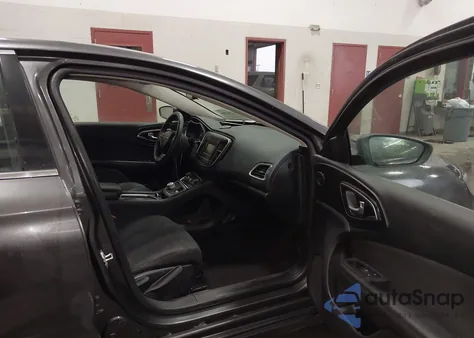 2015 Chrysler 200 Limited z USA, uszkodzony, nr VIN 1C3CCCAB9FN677926